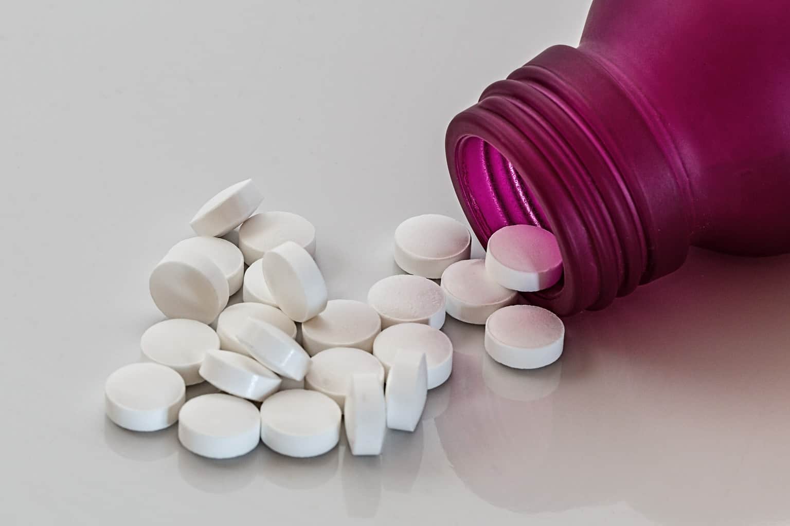 illustration of white pills