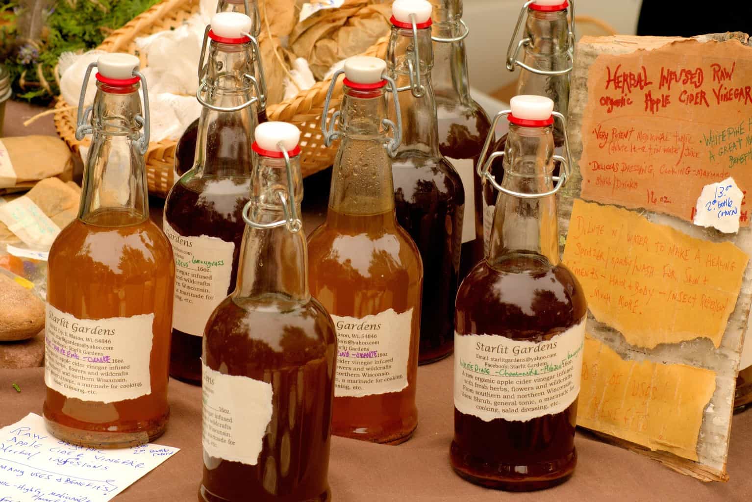 bottles of apple cider vinegar
