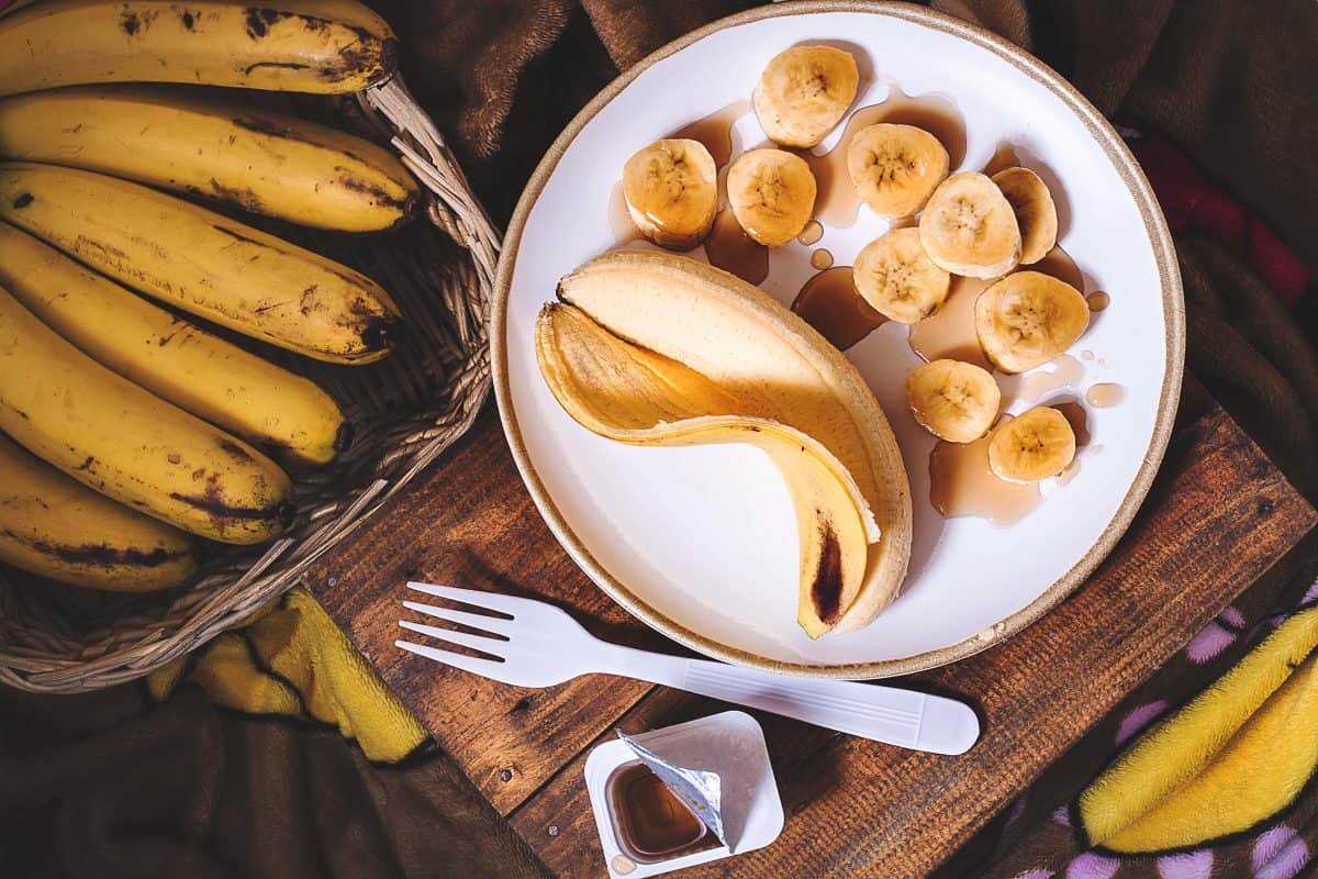 sliced banana on a plate