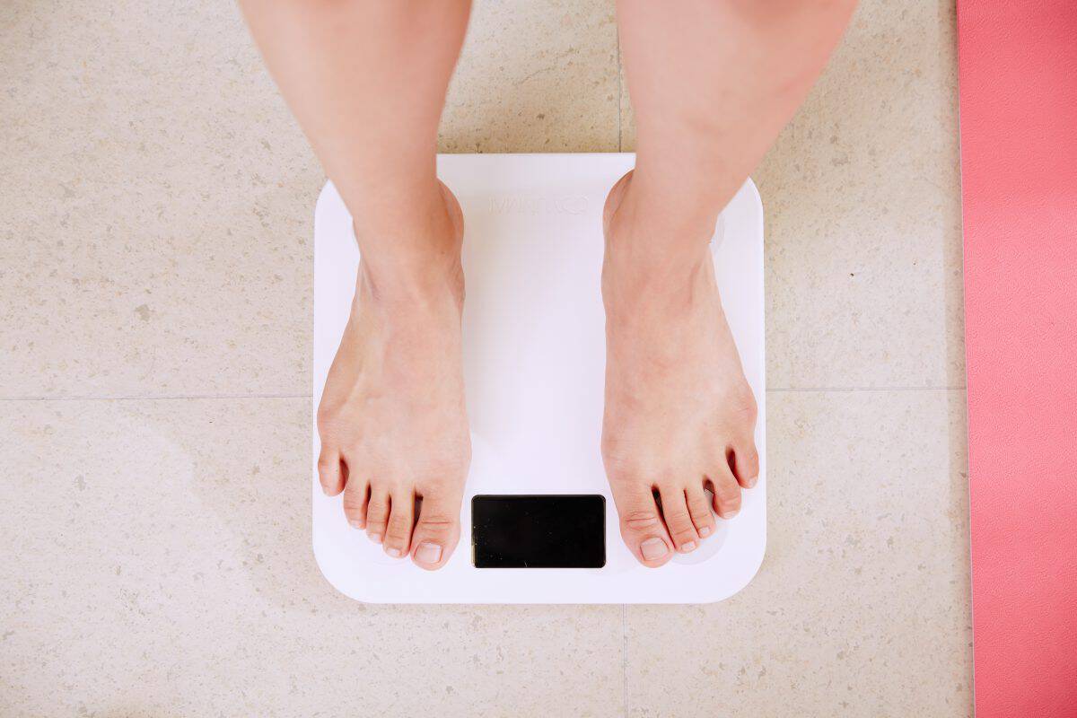 a digital bathroom weight scale